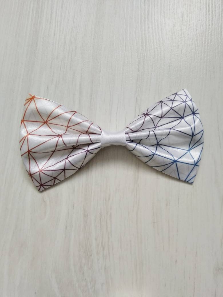 Poligonal Bow Tie. White Satin Bow Tie. Bow Tie and Suspenders. Graphic
