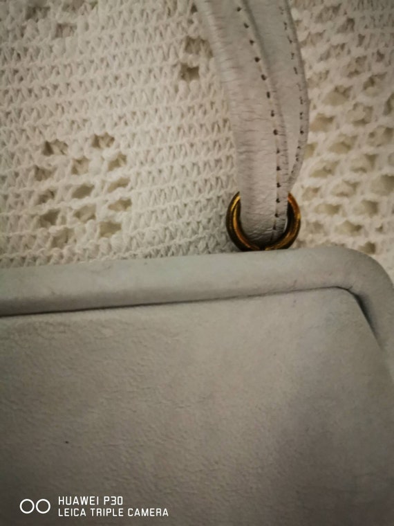 Pretty Little White Vintage Leather Handbag. - image 3