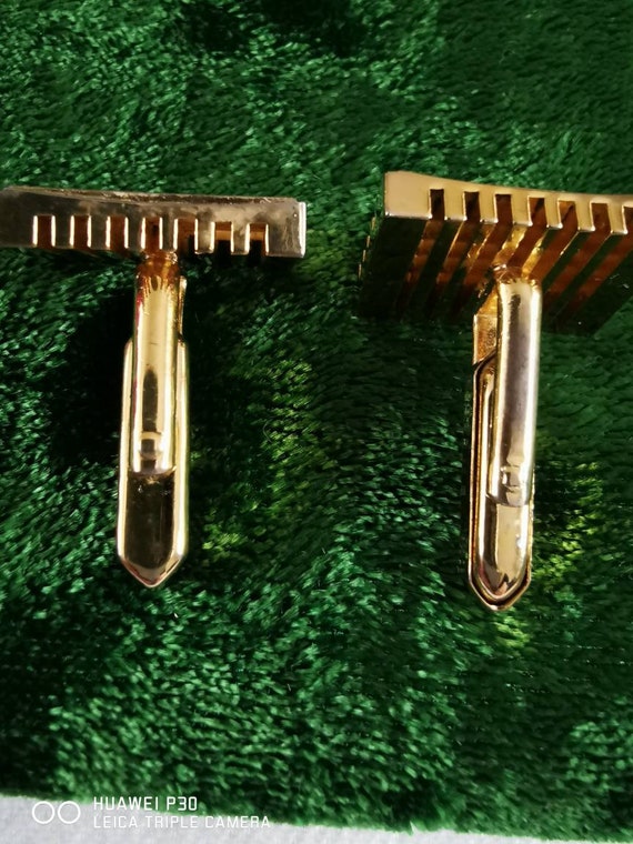 Stylish Rectangular Shaped Cufflinks in Gold Tone… - image 9