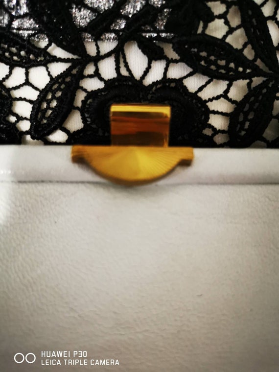 Pretty Little White Vintage Leather Handbag. - image 5