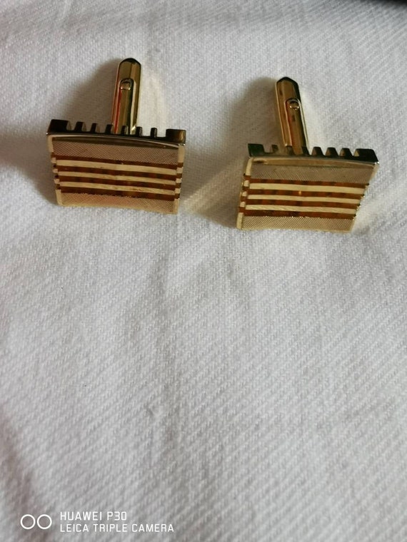 Stylish Rectangular Shaped Cufflinks in Gold Tone… - image 5