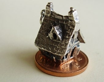 HAUNTED GHOST HOUSE charm.Sterling Siver,..Opens to reveal Ghost