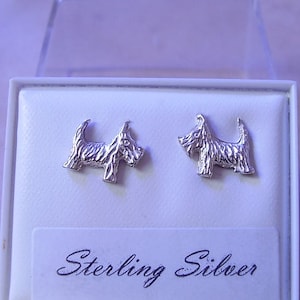 Un par de scottie DOG Stud Pendiente en plata de ley