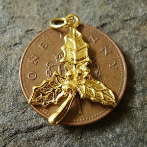 9ct Gold CHRISTMAS  HOLLY charm