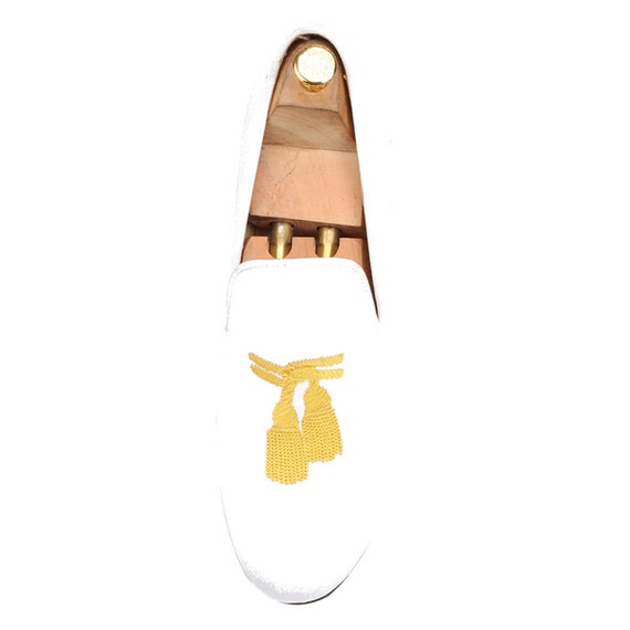 FERUCCI WHITE VELVET WITH GOLD TASSEL LOAFER SIZE 12 PROM WEDDING SHOES FERUCCI Men White Velvet Square Toe Gold Tassel Slippers  main image 2