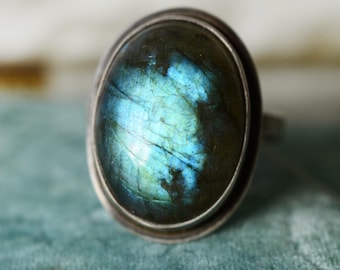 VINTAGE Großer Labradorit Sterling Silber Ring, großer grün blauer ovaler Spektrolit Edelstein in 925er handgemachter Statement 70s Cocktail Ring