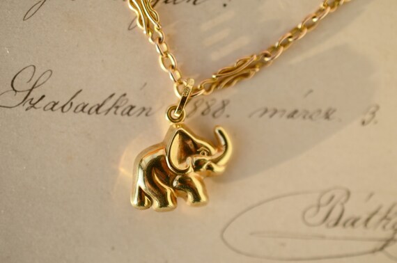VINTAGE Elephant Puffy 9ct Gold Charm, good luck … - image 3