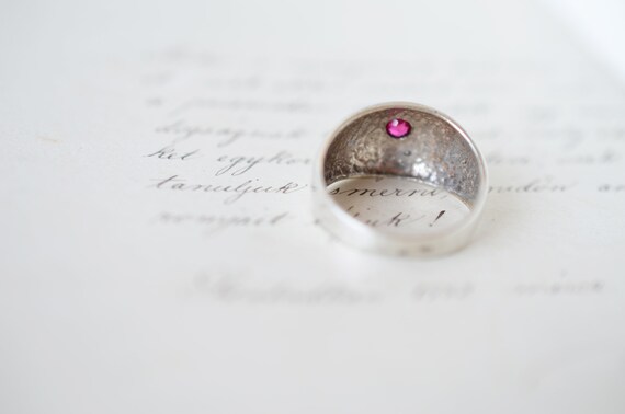 Vintage Ruby Paste Sterling Silver Ring: Etched L… - image 6