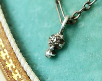 Antiker georgischer Kometen-Mikroanhänger aus 800er Sterlingsilber mit Diamant im Rosenschliff, winziger Himmelsanhänger mit Sternschnuppe Halleys Komet (1758–1835)