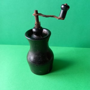 Vintage Russian USSR Pepper Mill from 1960s,Carbolite Pepper Grinder,Kitchen Decor