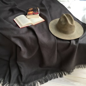Linen bed throw blanket, Grey linen bed cover, grey coverlet, linen bed cover, linen blanket, summer blanket, decorative throw, dark throw