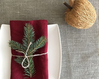 Christmas Napkins, Maroon Red Linen Napkins, Cloth napkins, Red Napkins, Maroon Napkins, Christmas Table, Holiday Table, Set of napkins