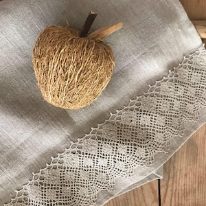Romantic Linen Tea Towels with Lace, Guest Towels set of three Natural Linen Hand Towels, Durable Towels, Rustic towels Linen Kitchen Towels