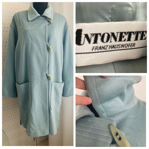 Vintage Antonette Franz Haushofer Lamswol, Angora Dusky Blue Toggle Overjas. Maat M . Mooi en gezellig! Uitstekende staat