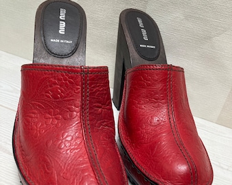 MIU MIU Red Leather Studded Wooden Platform Clog Shoes, Mules. Size 40, 6,5 UK
