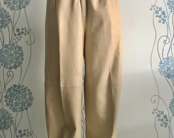 Vintage Women SEELER Light Beige Soft Napa Leather Trousers, Pants size M, 38 DE. Elegant, fashion leather pants
