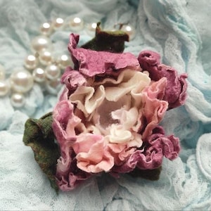 Peony Brooch Pin, Elegant brooch for women, Felt Flower Brooch For Shirt, Wool felt jewelry,