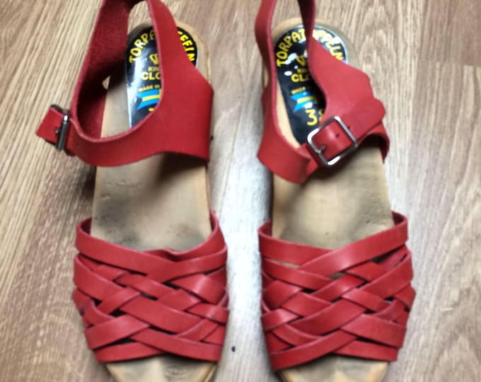 Vintage Style Red Wooden Sandal Clogs