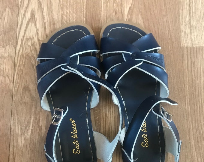 Gorgeous Vintage Style Saltwater Navy Sandals