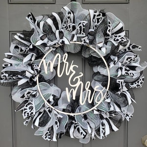 Mr & Mrs Wreath, Wedding Wreath, Wedding gift, bride and groom gift, wedding shower gift, wedding decor, bridal shower wreath