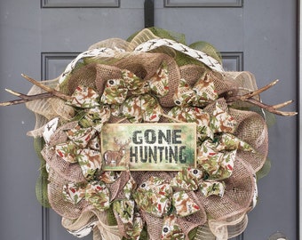 Gone hunting wreath 