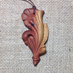 Holz Anhänger,Ukraine Holzschnitzerei,Woobschnitzerei,Anhänger geschnitzt,Holz Anhänger-Blumenstrauß,Holzschmuck