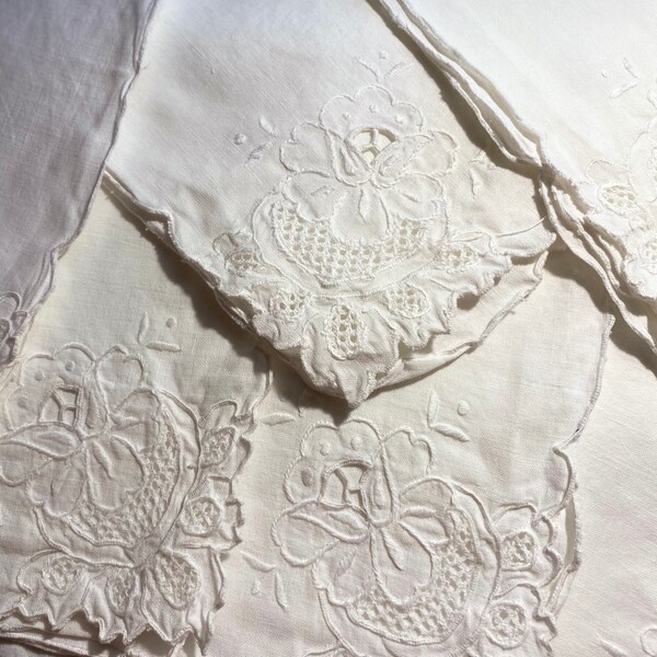 Napkins Vintage 6 Napkins set of 6 mint condition- embroidered baskets napkins mint condition ivory 6x6 as shown folded they are 15”