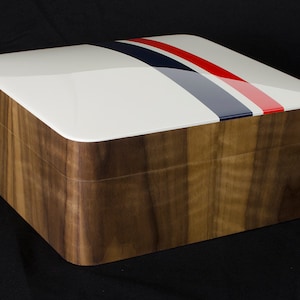 HUMIDOR Le Mans. American Walnut and high quality gloss lacquer. Perfect gift for cigar smokers!