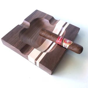 ASHTRAY. Wooden cigar ashtray. Solid american walnut and sycamore.