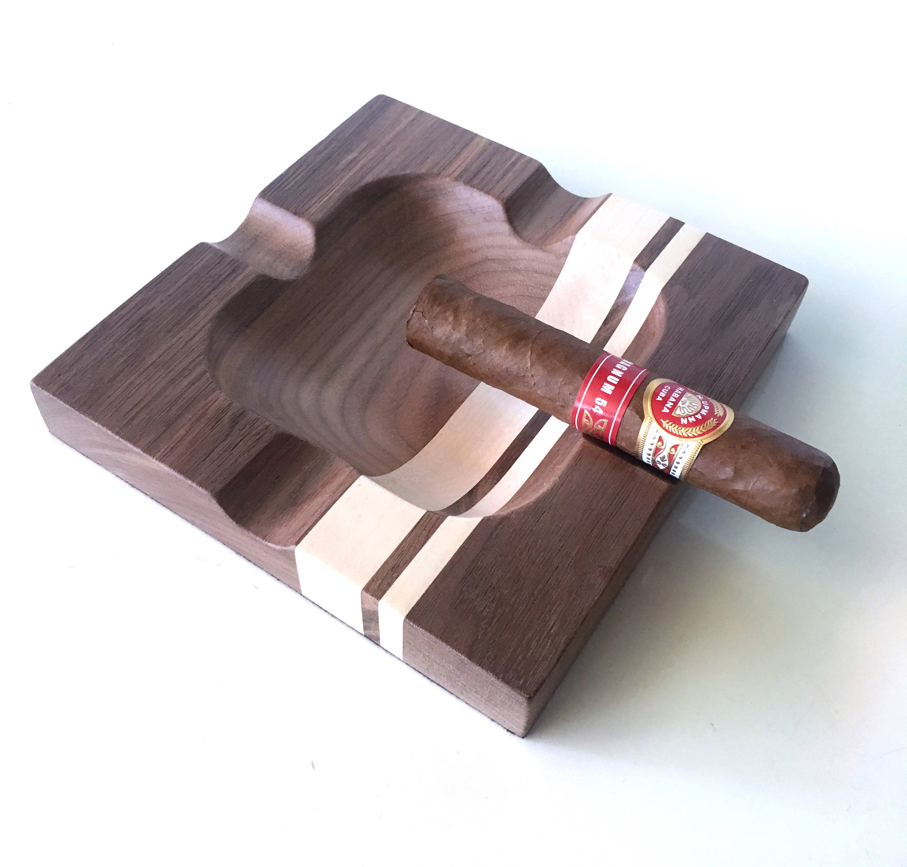 Albero Di Cedro Rosso Alto Con Trama Ampia E Corteccia Immagine Stock - Foto 2