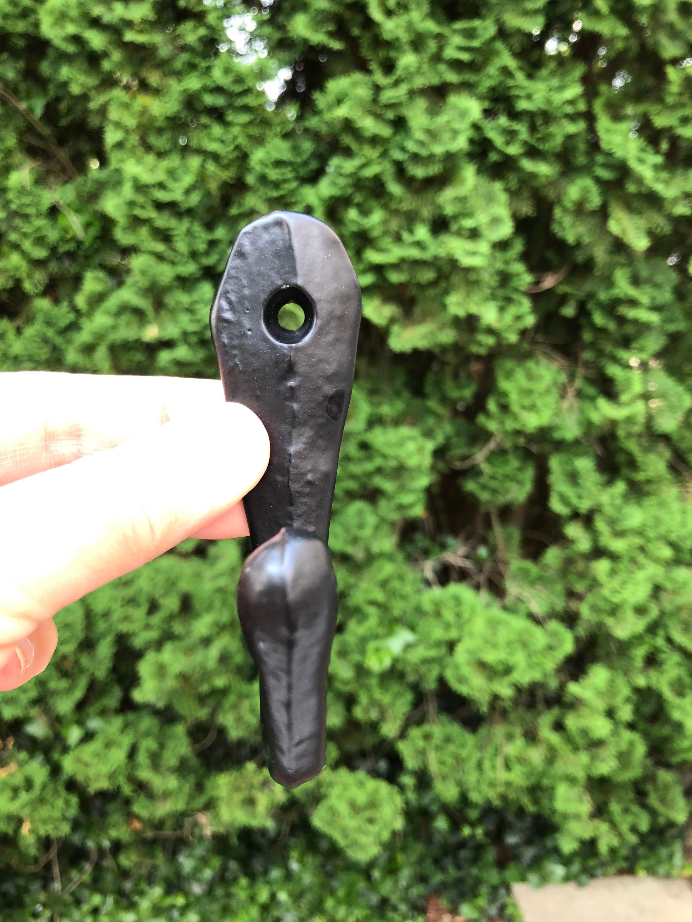 Venta / Gancho de pared de metal forjado / Color pick / | Etsy