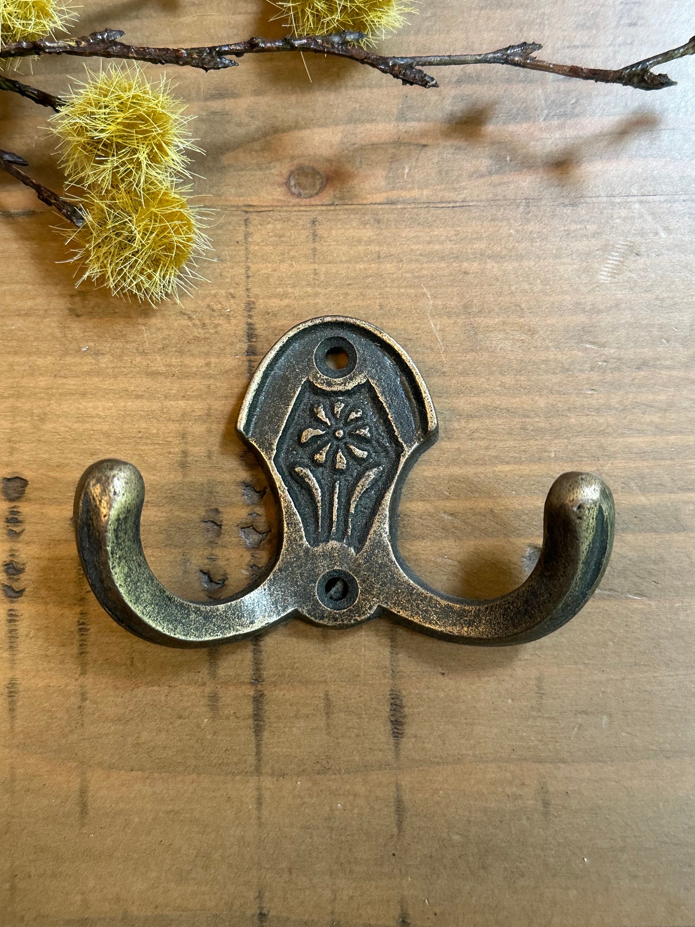 Double metal hook/double wall hook/FREE matching SCREWS/ Shabby chic metal hooks/Vintage hook/ cabin/ french country/ beach/ metal wall hook