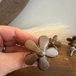 Gold Daisy Flower Knob - Shabby Chic Dresser Drawer Pull