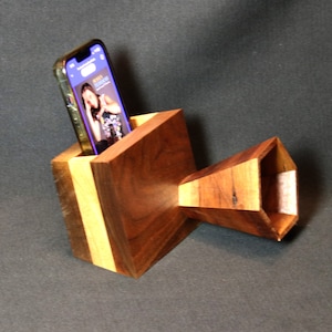 Walnut Handmade Passive Amplifier Speaker for iPhone and Smart Phone