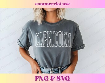 Op de afbeelding: Een grijs T-shirt met het woord "CAPRICORN" gedrukt in witte omrande letters.