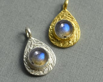 フローラルゴールドヴェルメイユエチオピアオパールチャーム：925