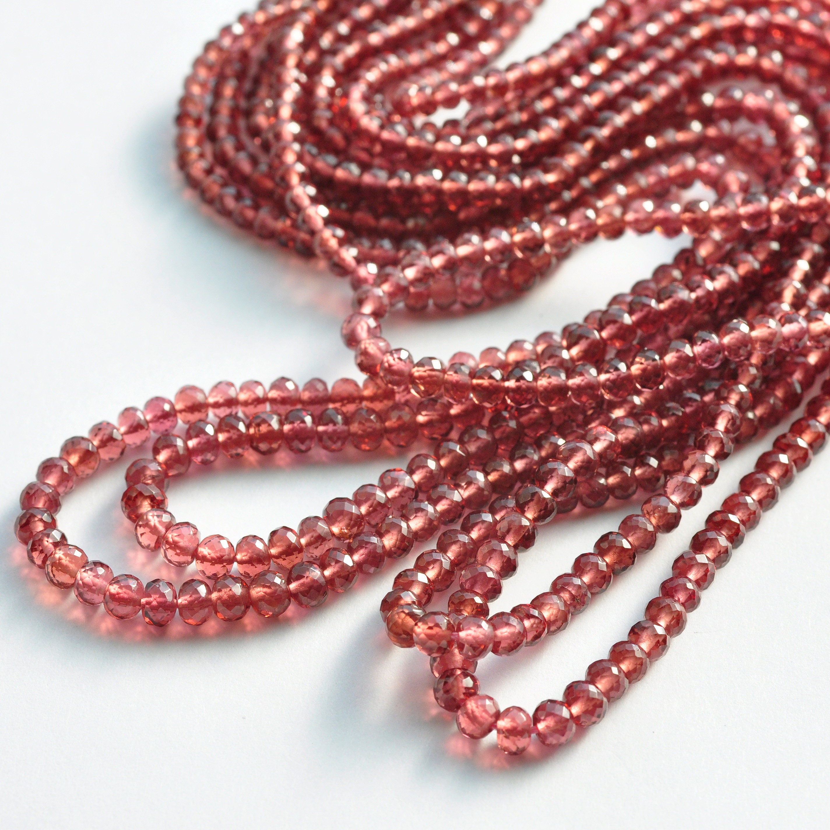 Grenat Rhodolite Naturel 3,07 Carats - Coupe Octogonale, Couleur Rouge, Clarté VS1, Neuf Sans Emballage