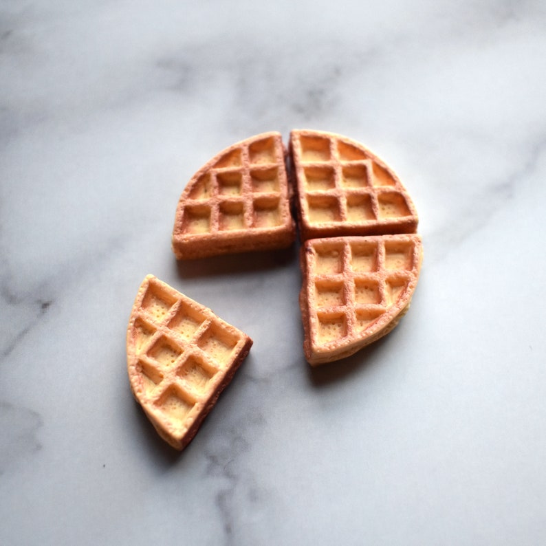 Waffle Magnets, Belgian Waffles, Brunch Gift, Home Office Decor, Refrigerator Magnets, Kitchen Decor, Gift for Friend, Dorm Room Decor bild 5