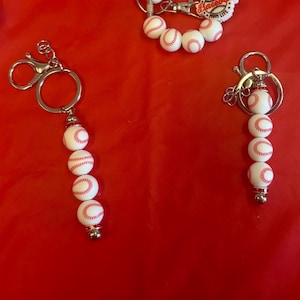 Baseball Dangle Keychain - Chunky Bead Sports Key Ring | Baseball Mom Gift | Handmade Team Accessory
