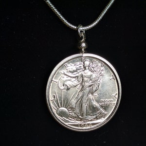 Colar de moeda de meio dólar Walking Liberty