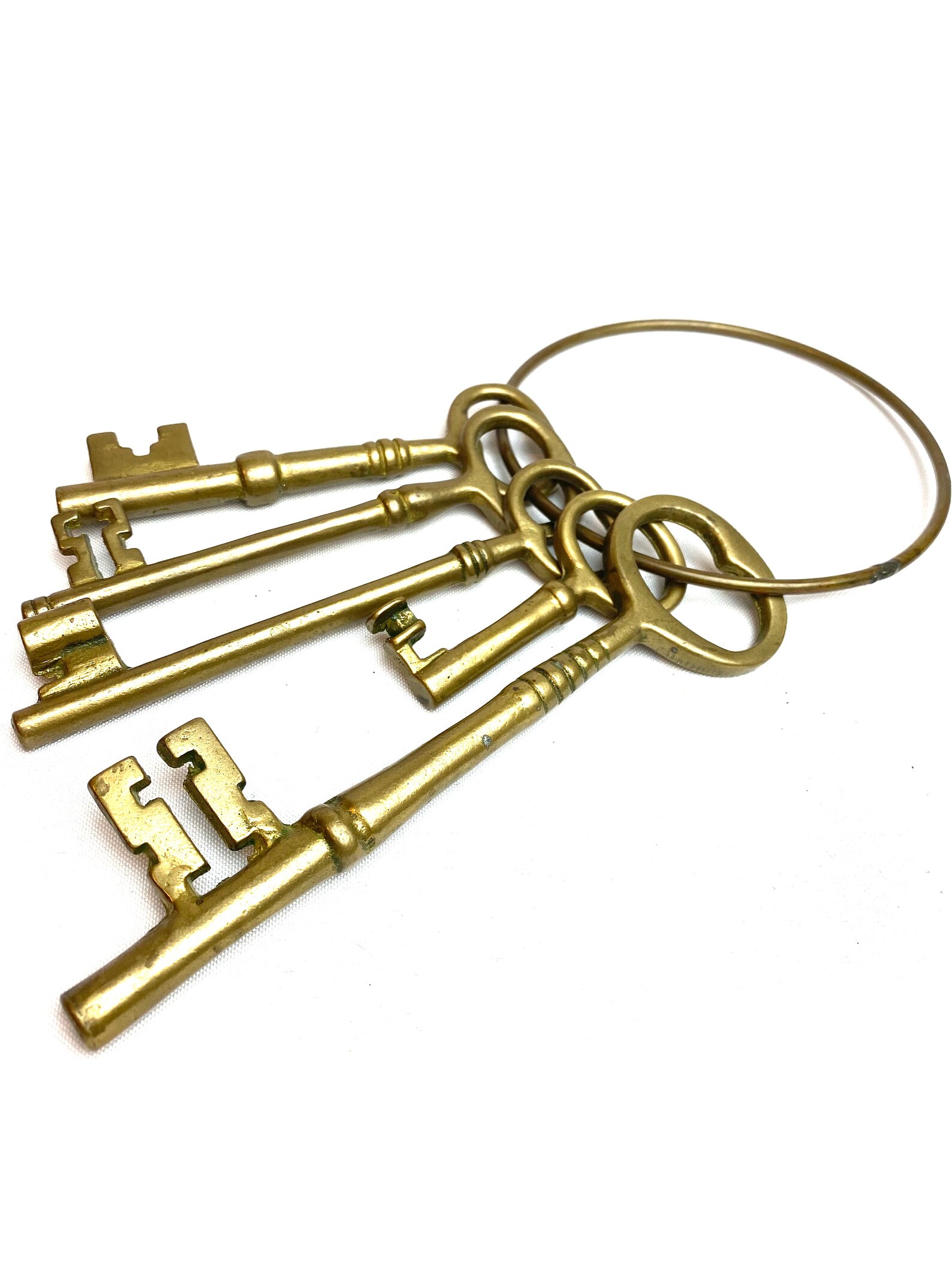 Vintage Brass Skeleton Key Ring Set With Five Keys Etsy