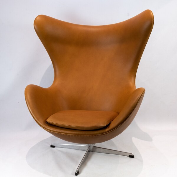 Das Ei, Modell 3316 entworfen von Arne Jacobsen im Jahr 1958 und hergestellt von Fritz Hansen. (Klicken Sie auf Link in der Beschreibung, um weitere Bilder anzusehen)