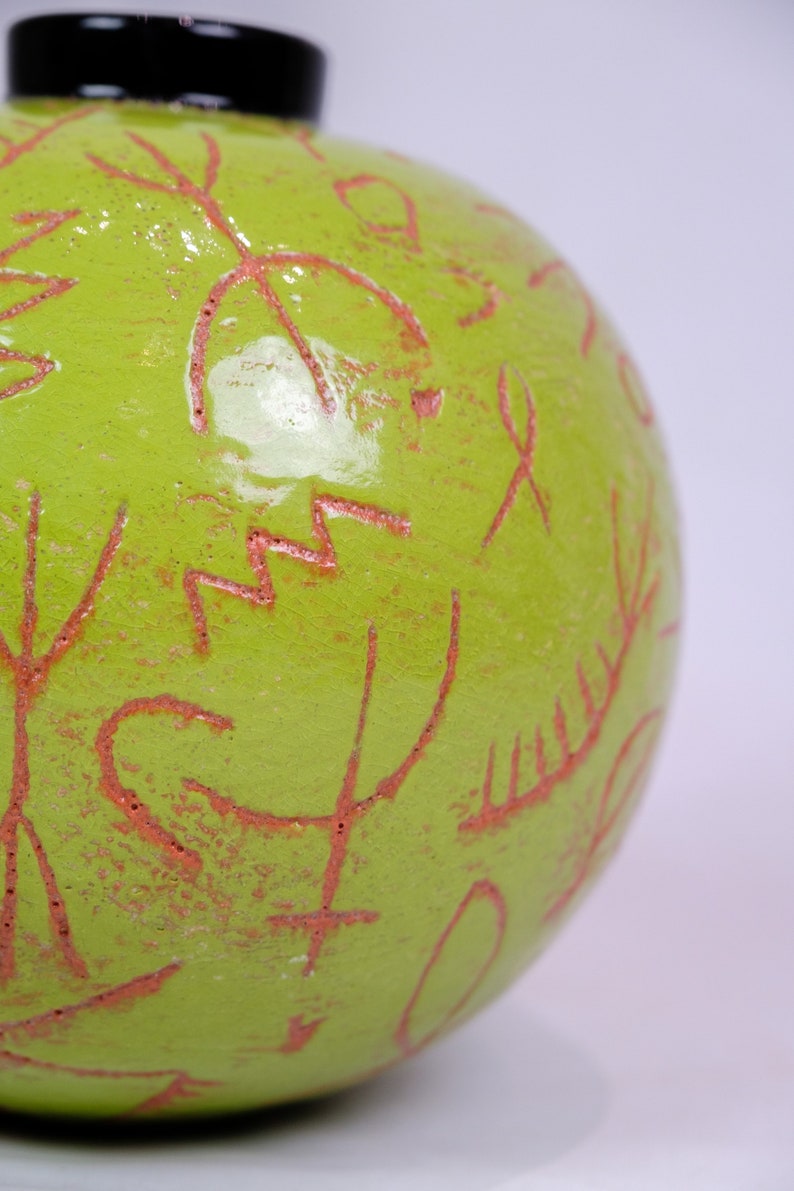 Round vase by Lene Regius in Green color from the 1990 image 7