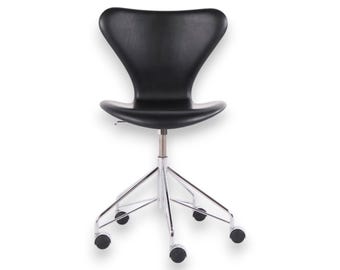 Seven Office Chair Model 3117 In Black Leather By Arne Jacobsen For Fritz Hansen