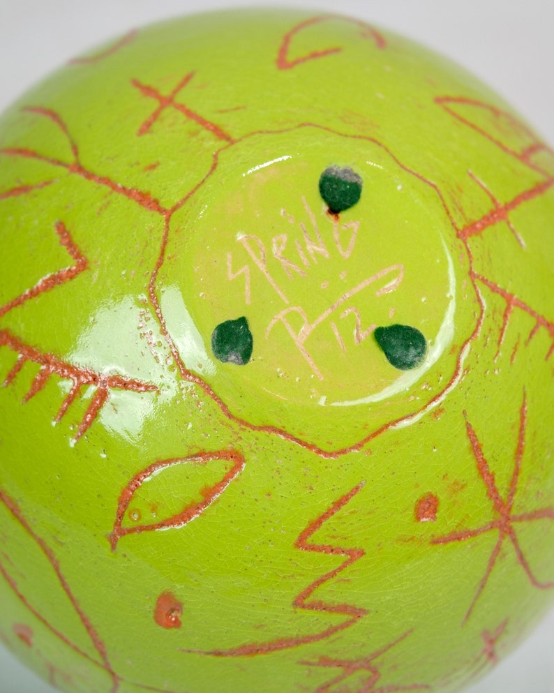 Round vase by Lene Regius in Green color from the 1990 image 6