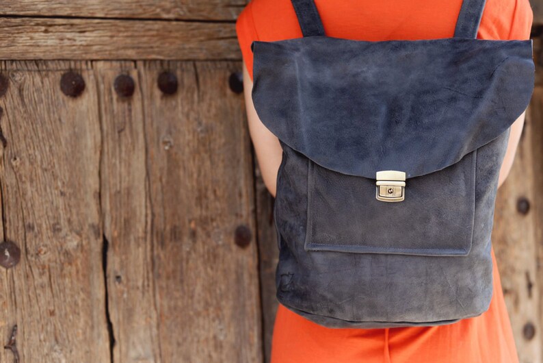 minimalist backpack women's