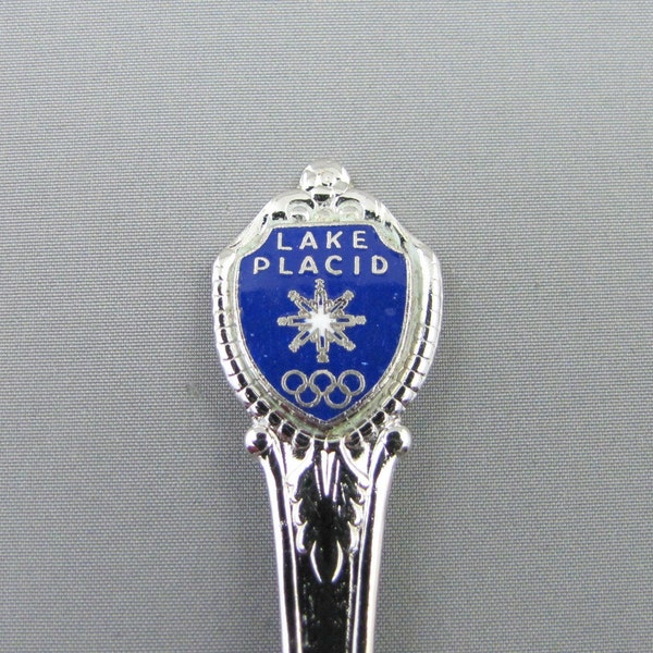 Lake Placid New York ICE SKATER  engraved in bowl Olympic Games 1980 Vintage Collectible Souvenir Spoon