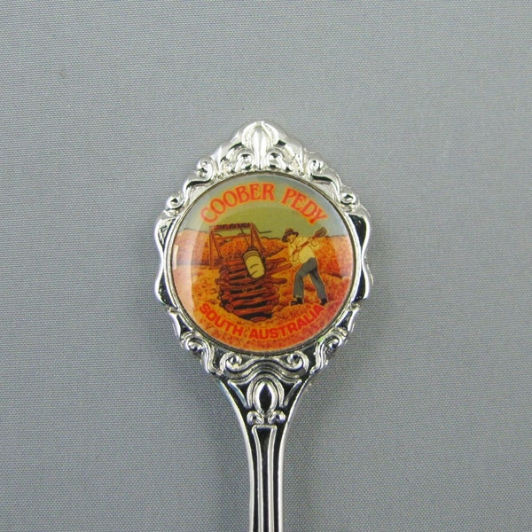 Opal Capital of the World COOBER PEDY South Australia Underground Homes Collectible VINTAGE Souvenir Spoon