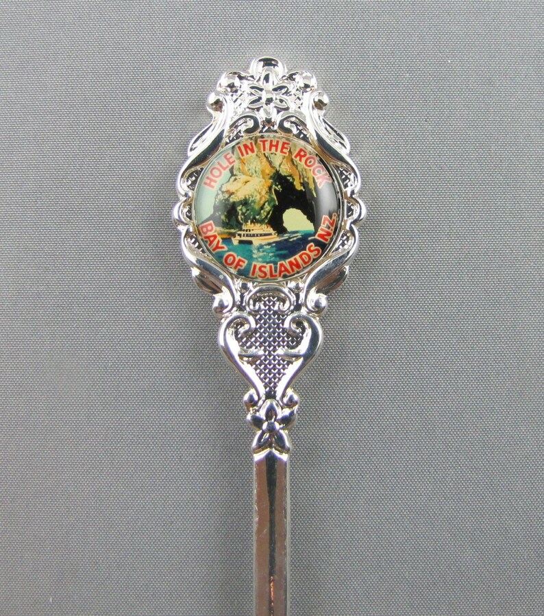 Hole in the Rock BAY OF ISLANDS New Zealand Souvenir Collectors Spoon