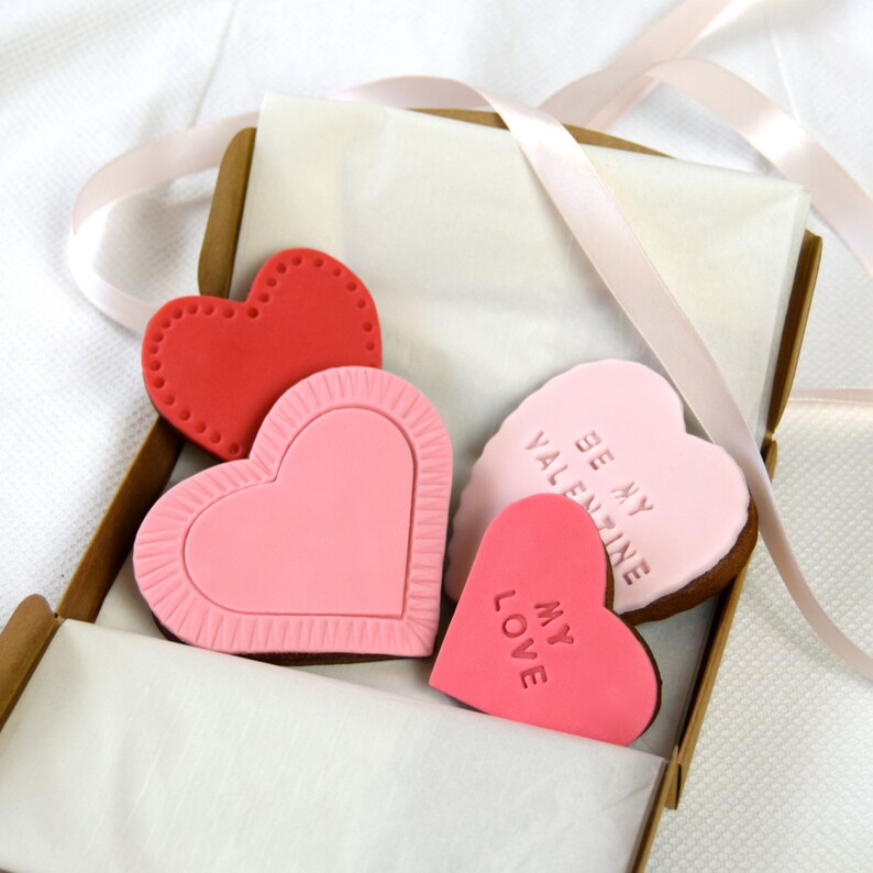 Personalised Valentine's Cookie Gift Set image 3